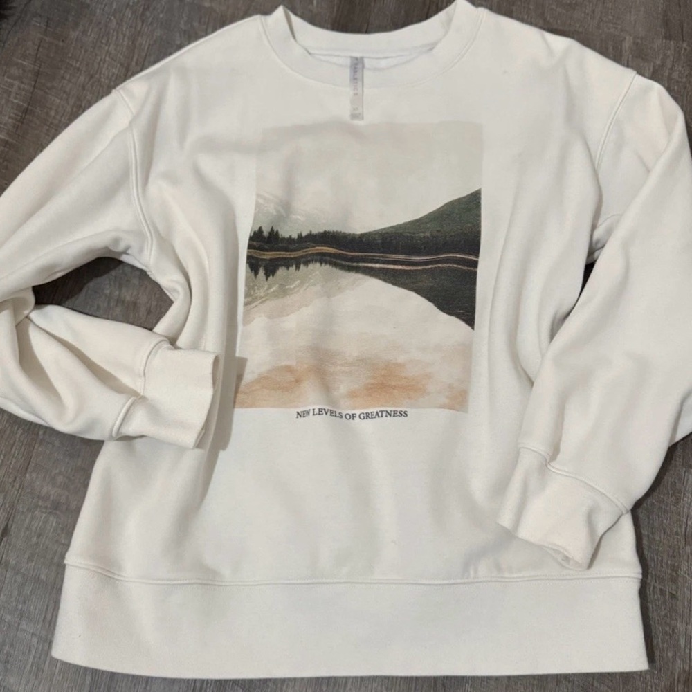 Fabletics Women’s XS White Cream Pullover Sweatshirt Nature Graphic Print